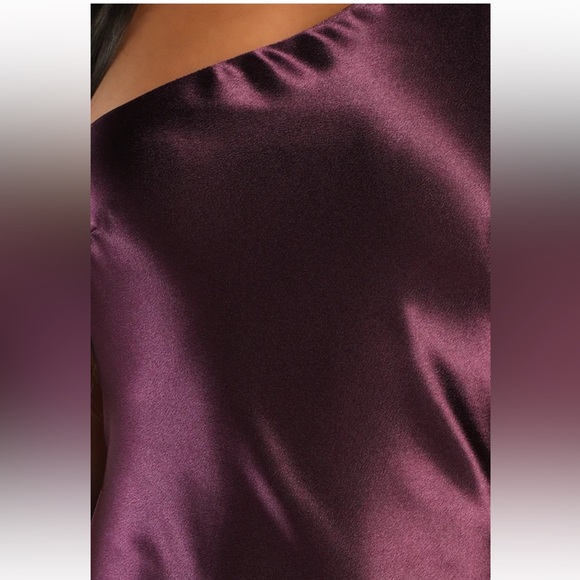 Purple Satin One-Shoulder Maxi Dress. Only worn once! Size medium fits 6-8. - Picture 4 of 8